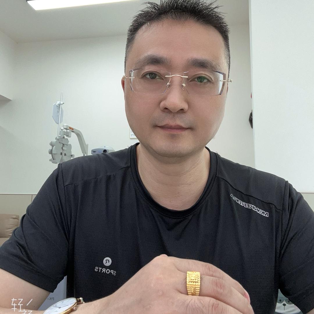 云巅立（鑫凤华、查尔斯顿眼镜）