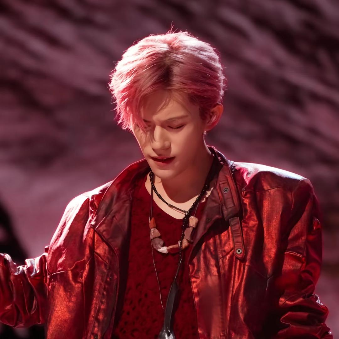 易烊千玺的肥鹤鹤