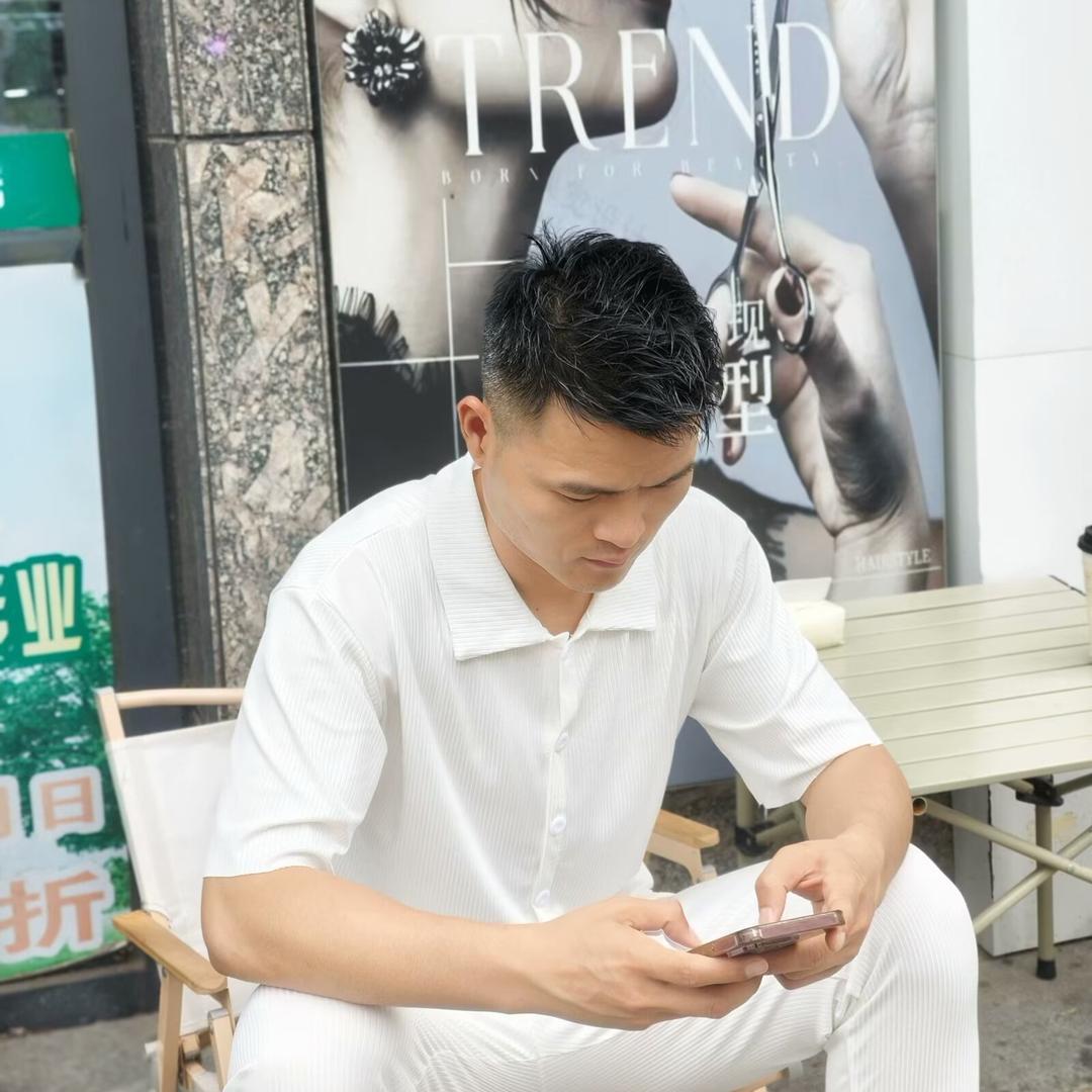 MC、小辉
