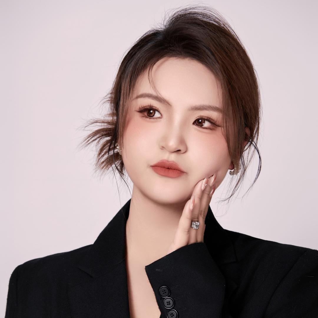 金寨化妆师一娇娇