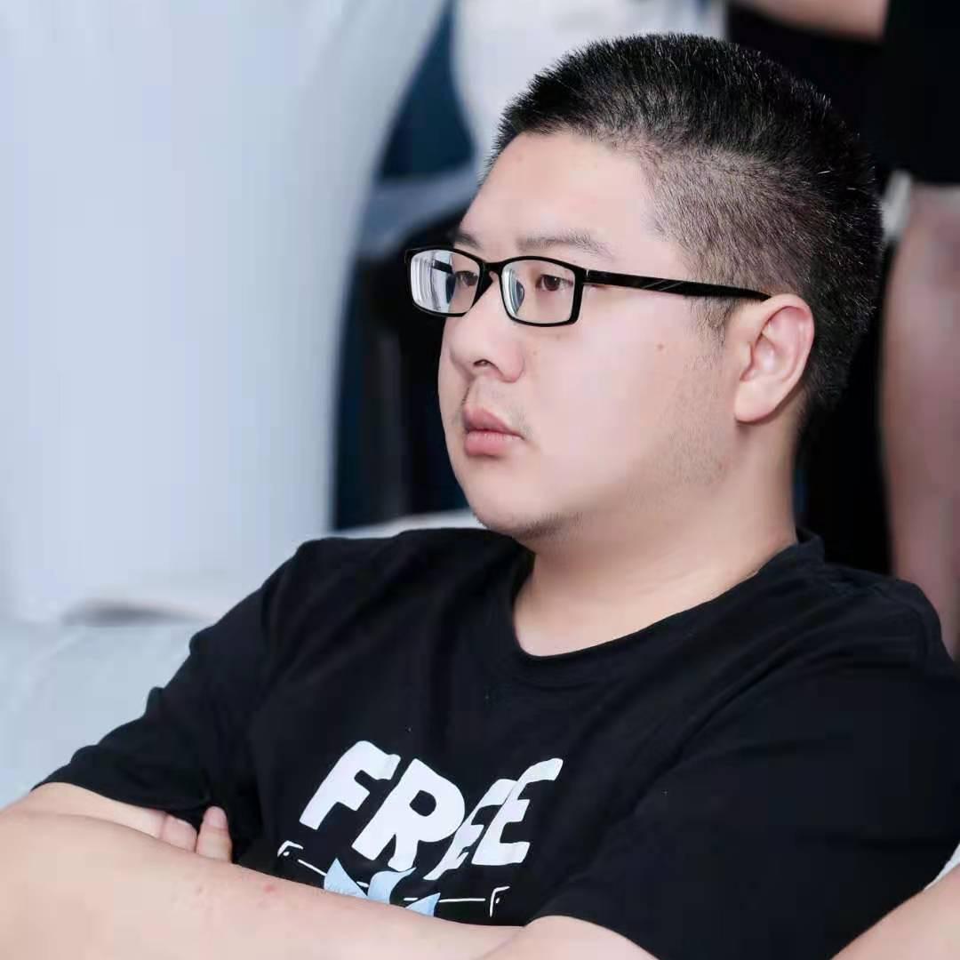 .                 🪰