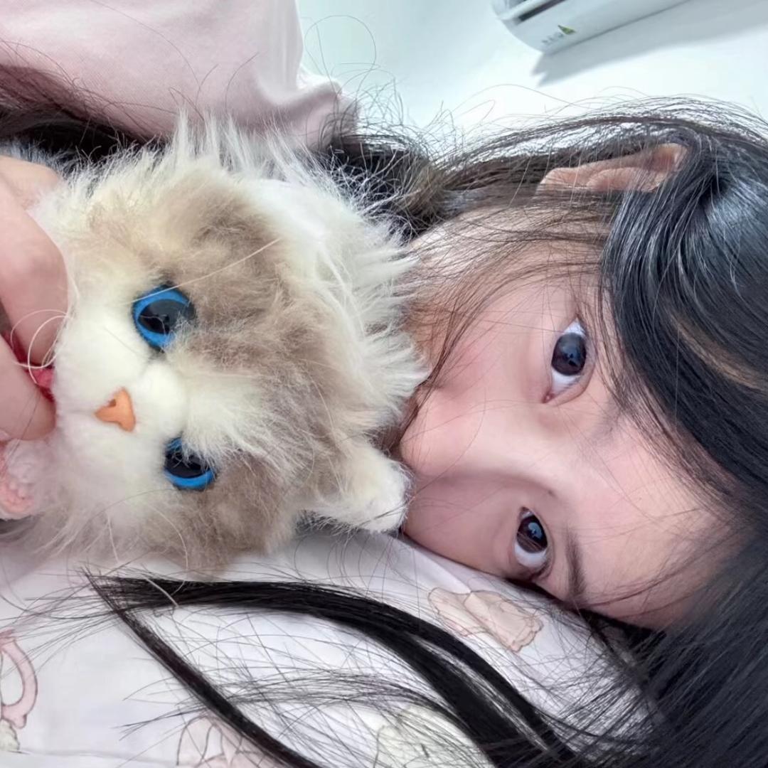 小Y.