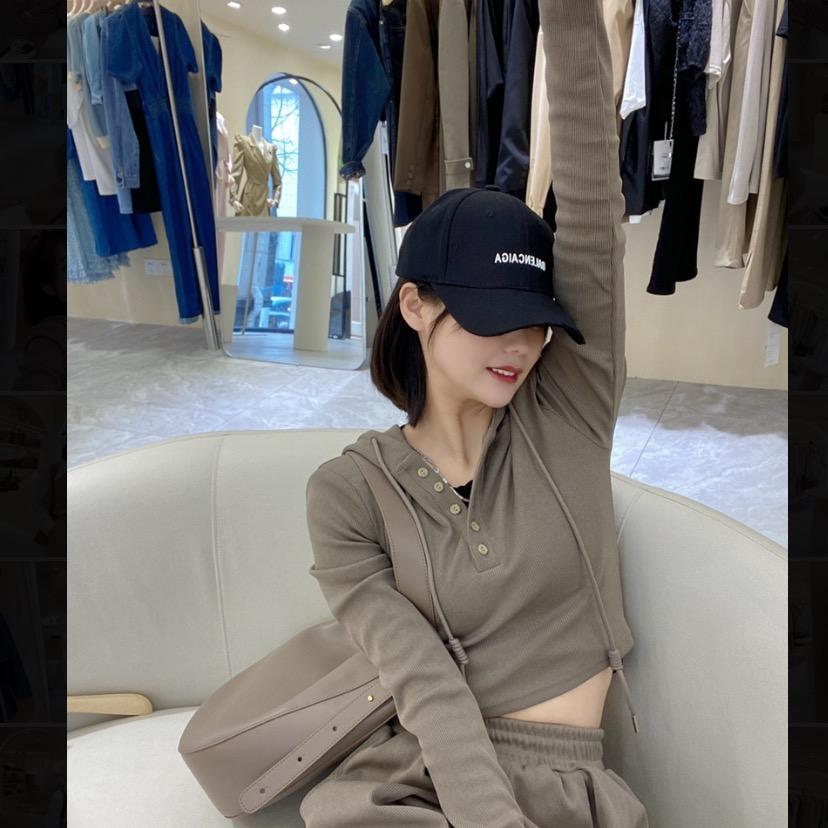 闺蜜范服装店