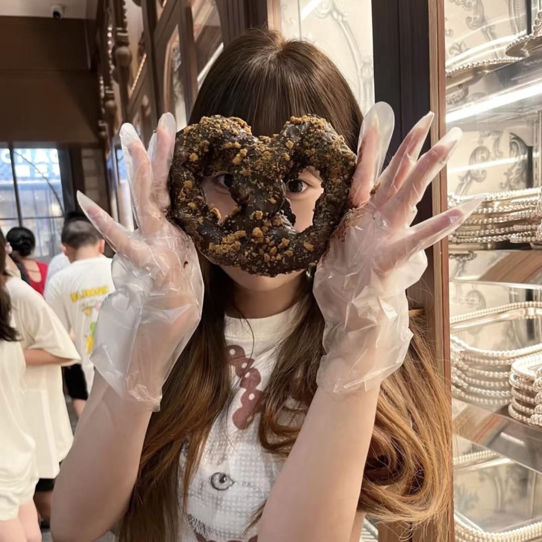 社恐躲进老鼠洞