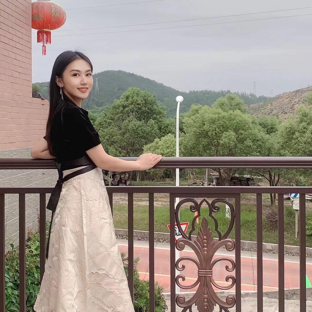 漂漂子墨呀