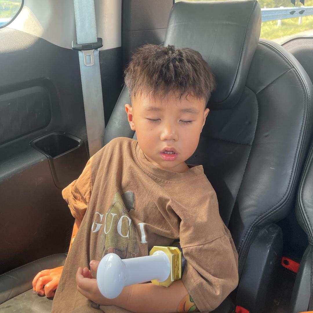 王二妮和牛牛的日常服装店（个体工商户）