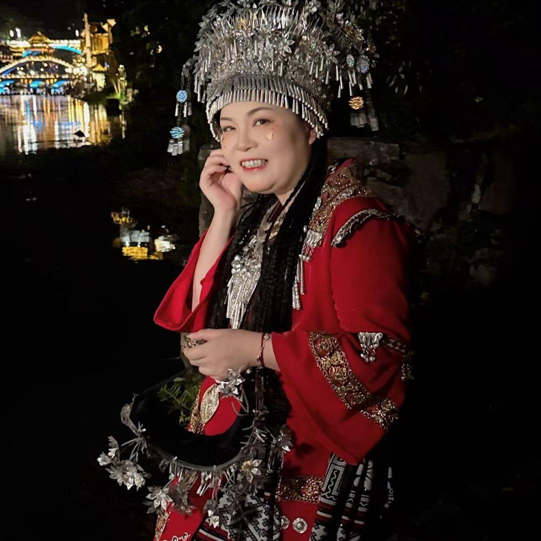 爱吃烤鱼的铥铥