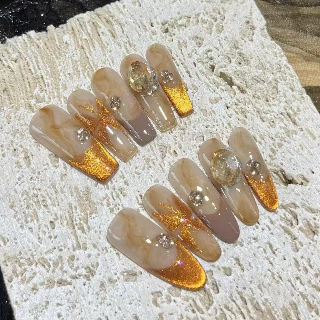 芊兮穿戴甲