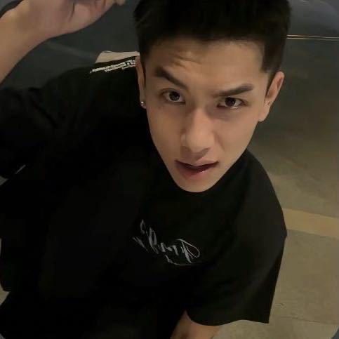 阳..