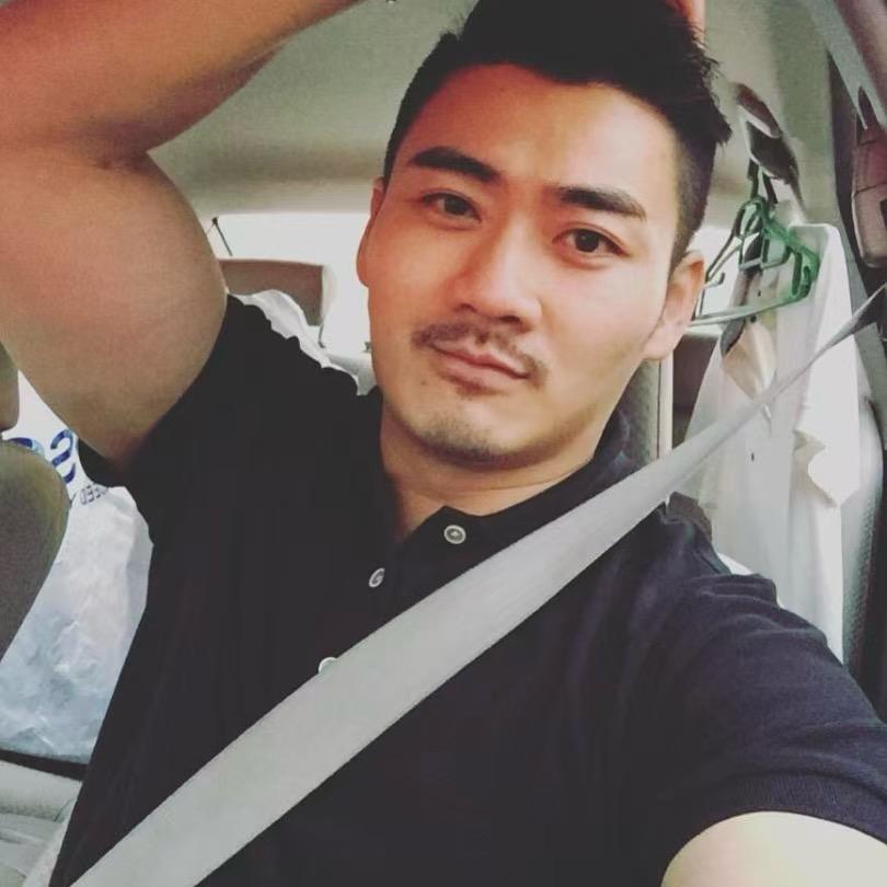 在机场等船
