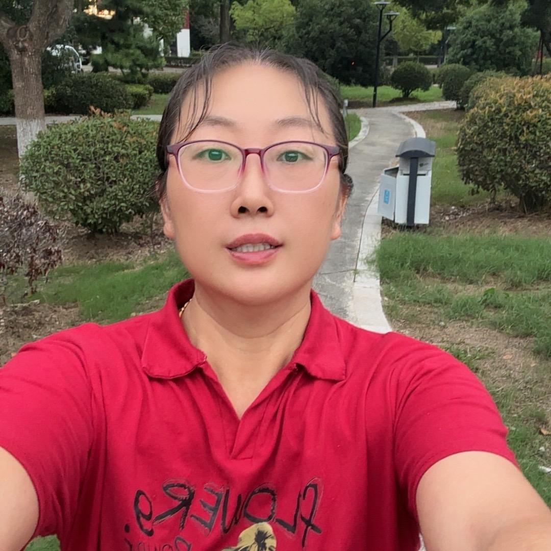 霞姐下午6:18开播