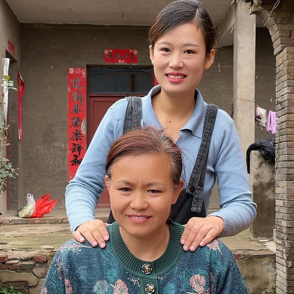 龚小丽婆婆爱生活