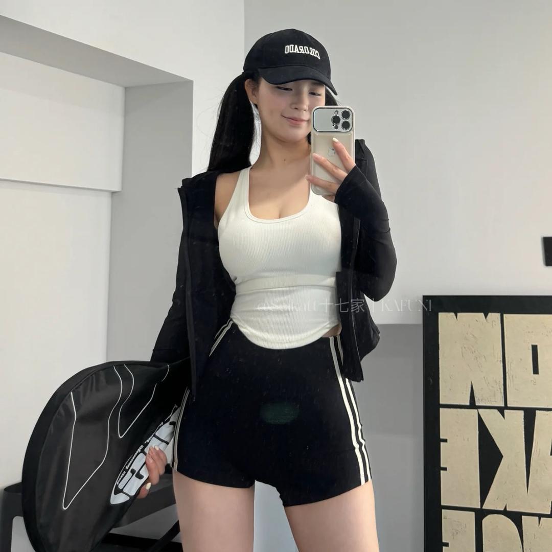 练不大的小曲奇🍪