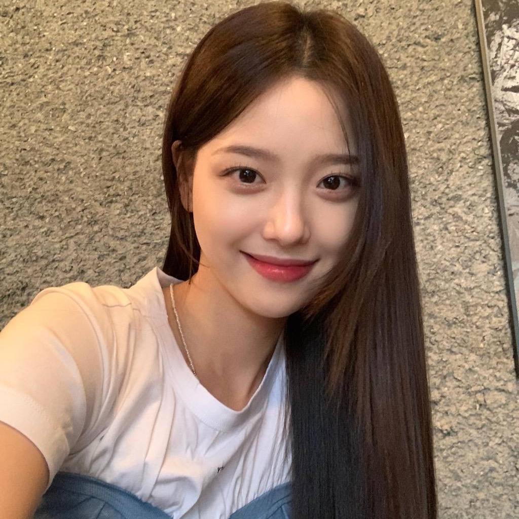 大美丽女生