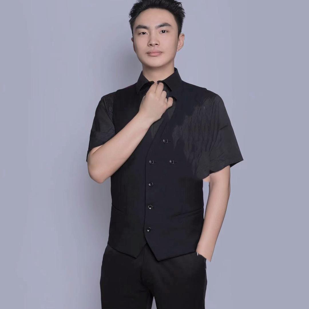 老裴打台球
