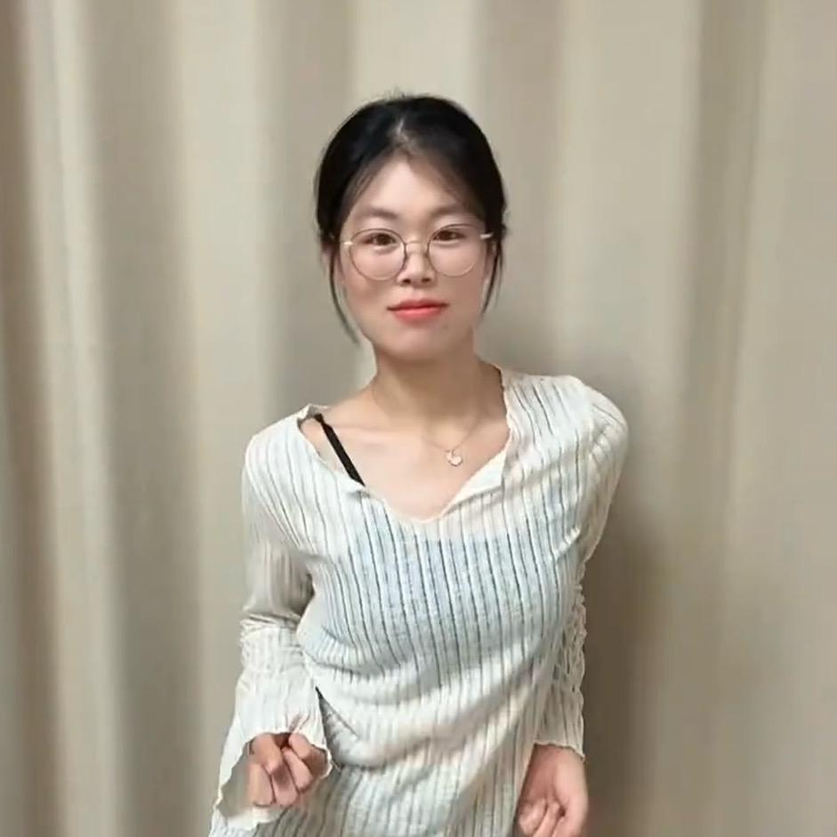 王欣欣