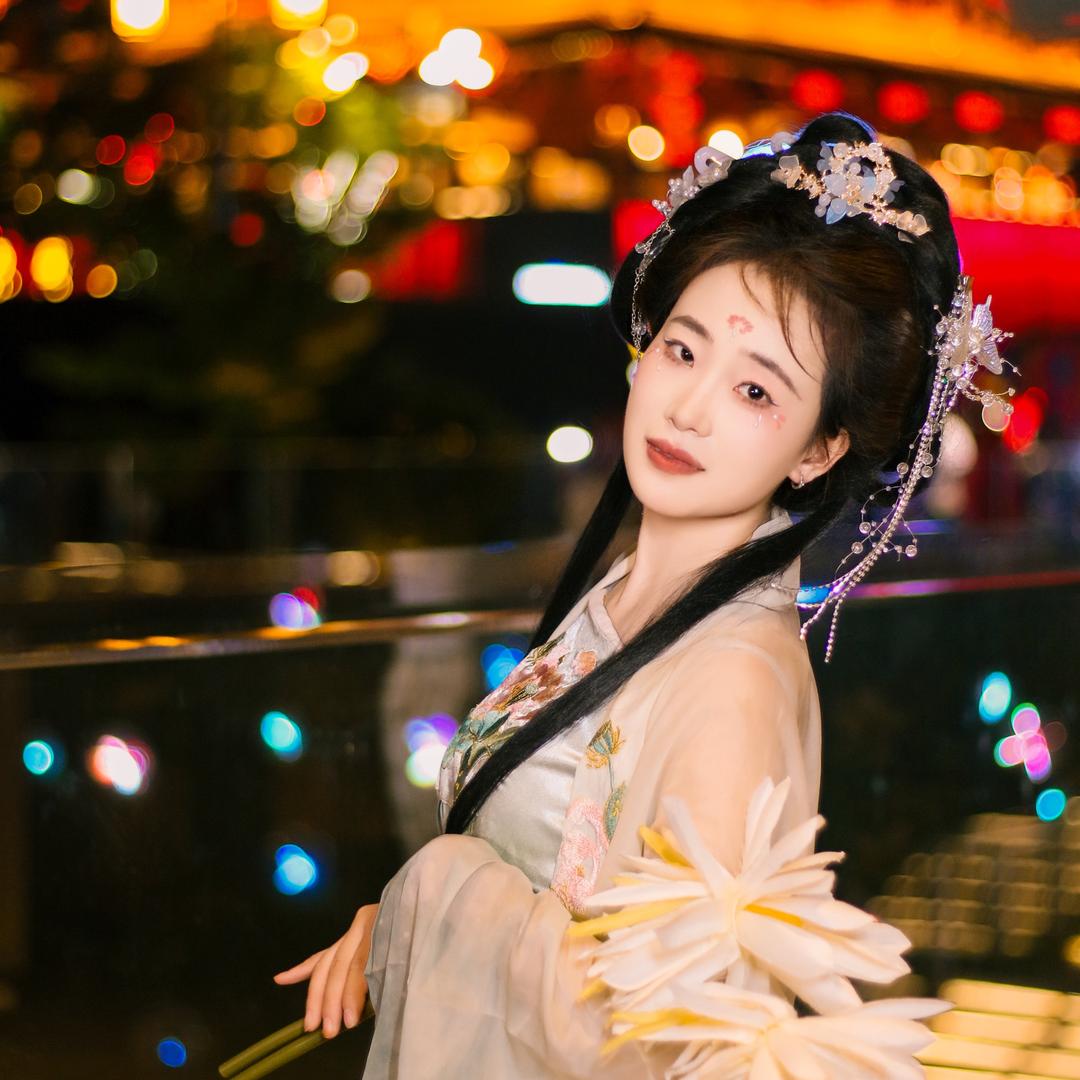 你是光芒  *