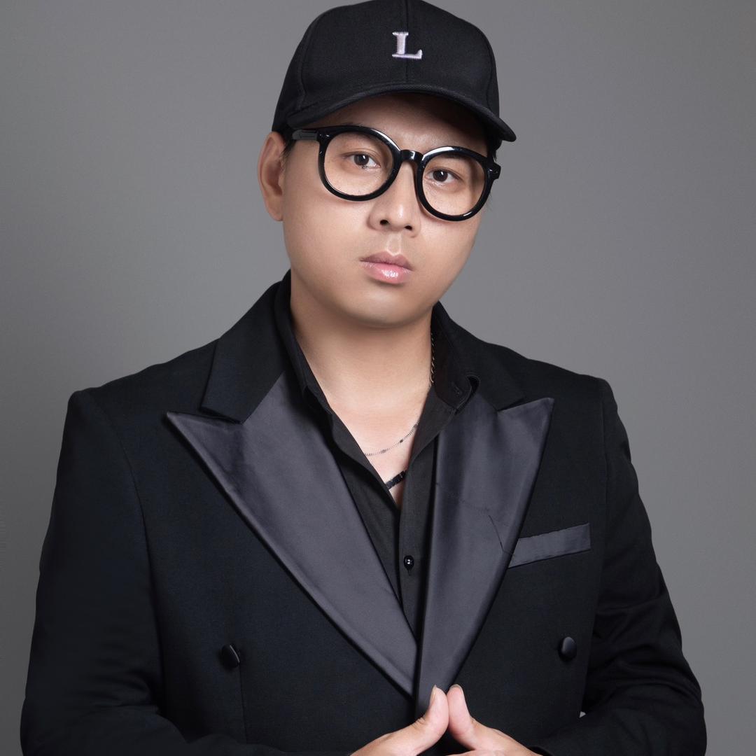 成都 减龄发型设计师—麦可