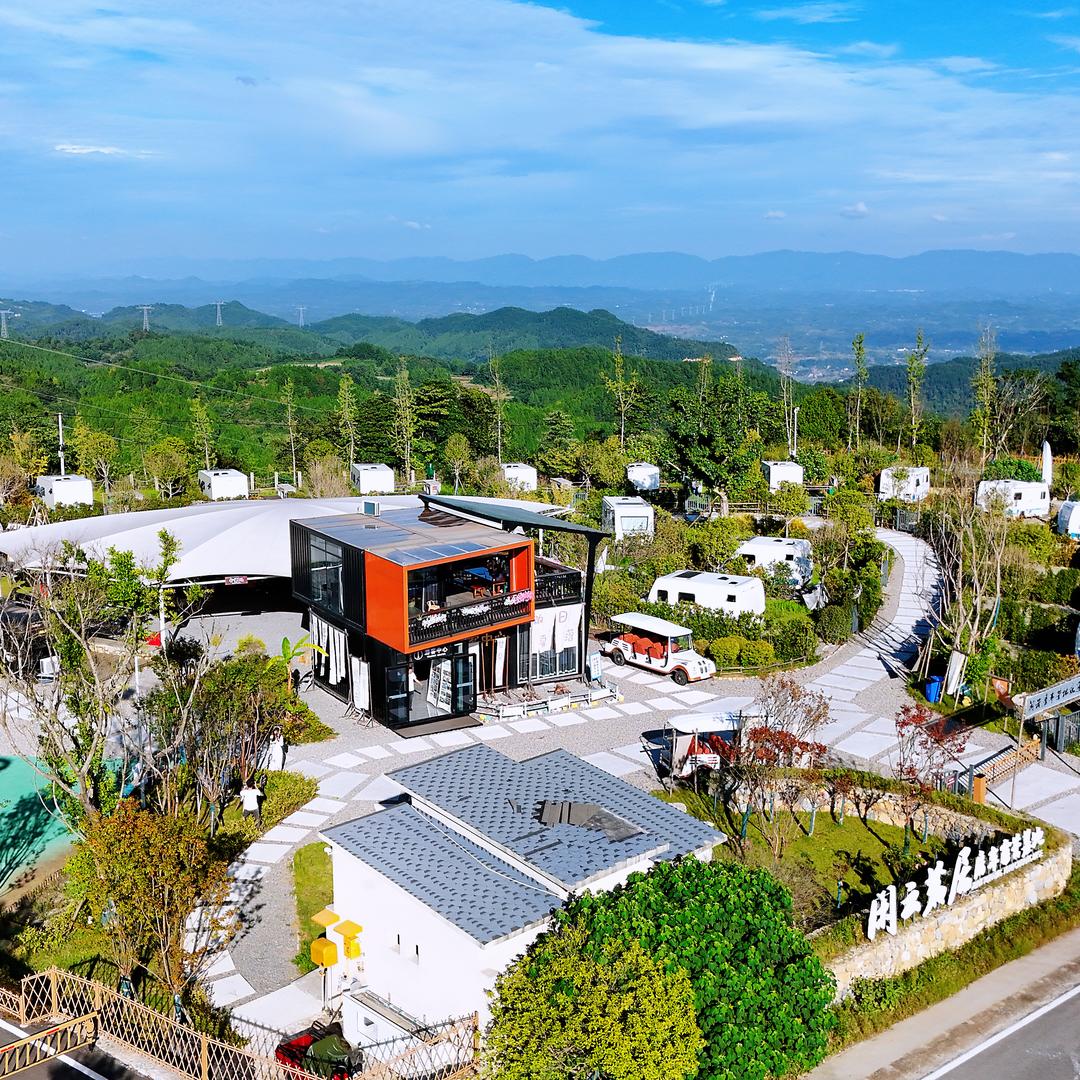 明月天香闲云茗居房车营地