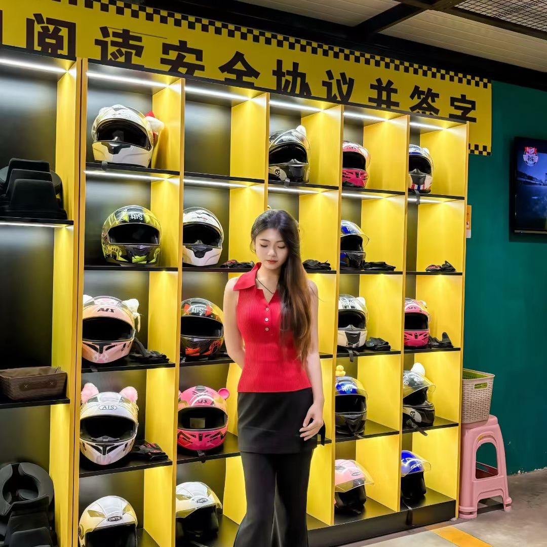 小Q【烟台约拍租衣妆造】