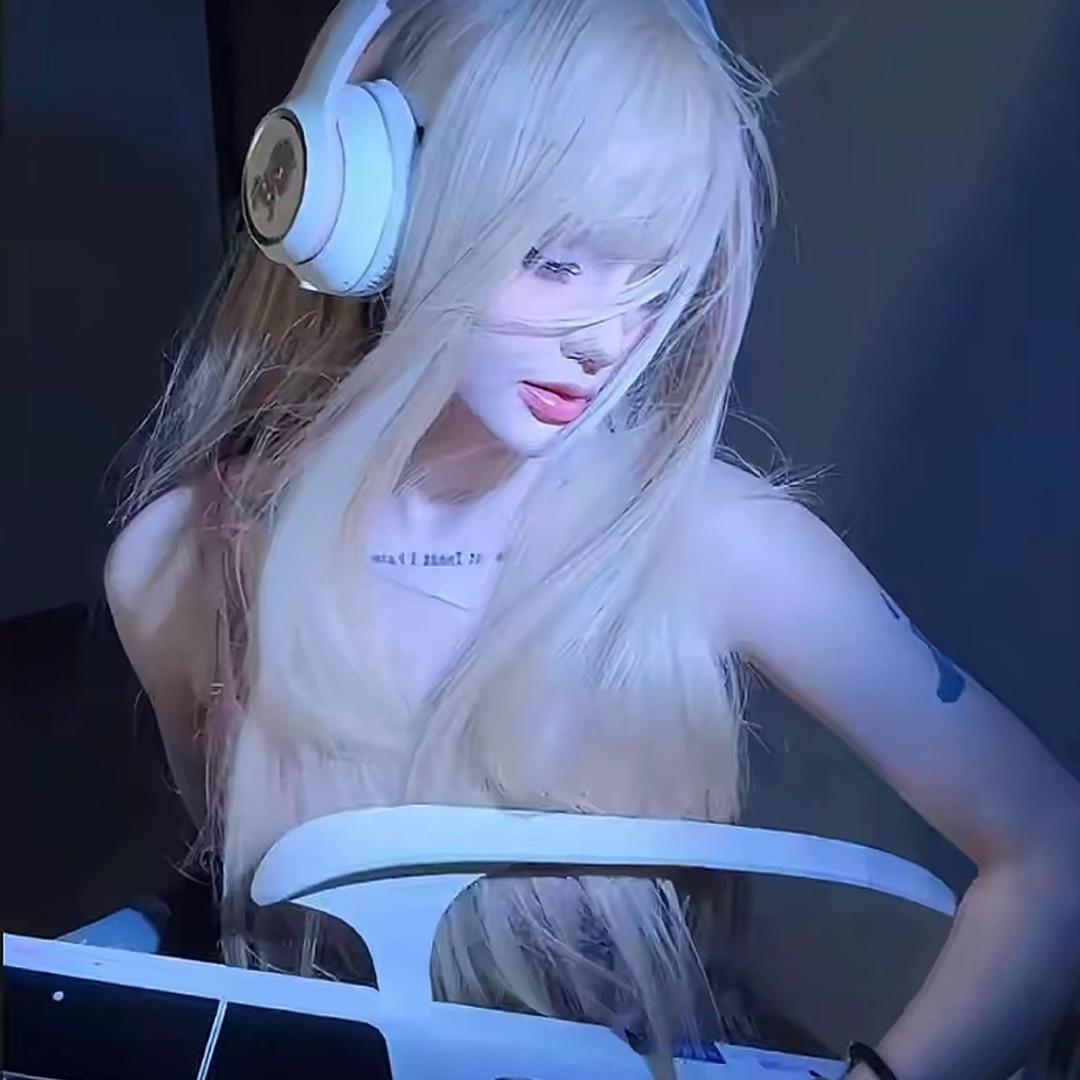 爱喝酒的小姑娘