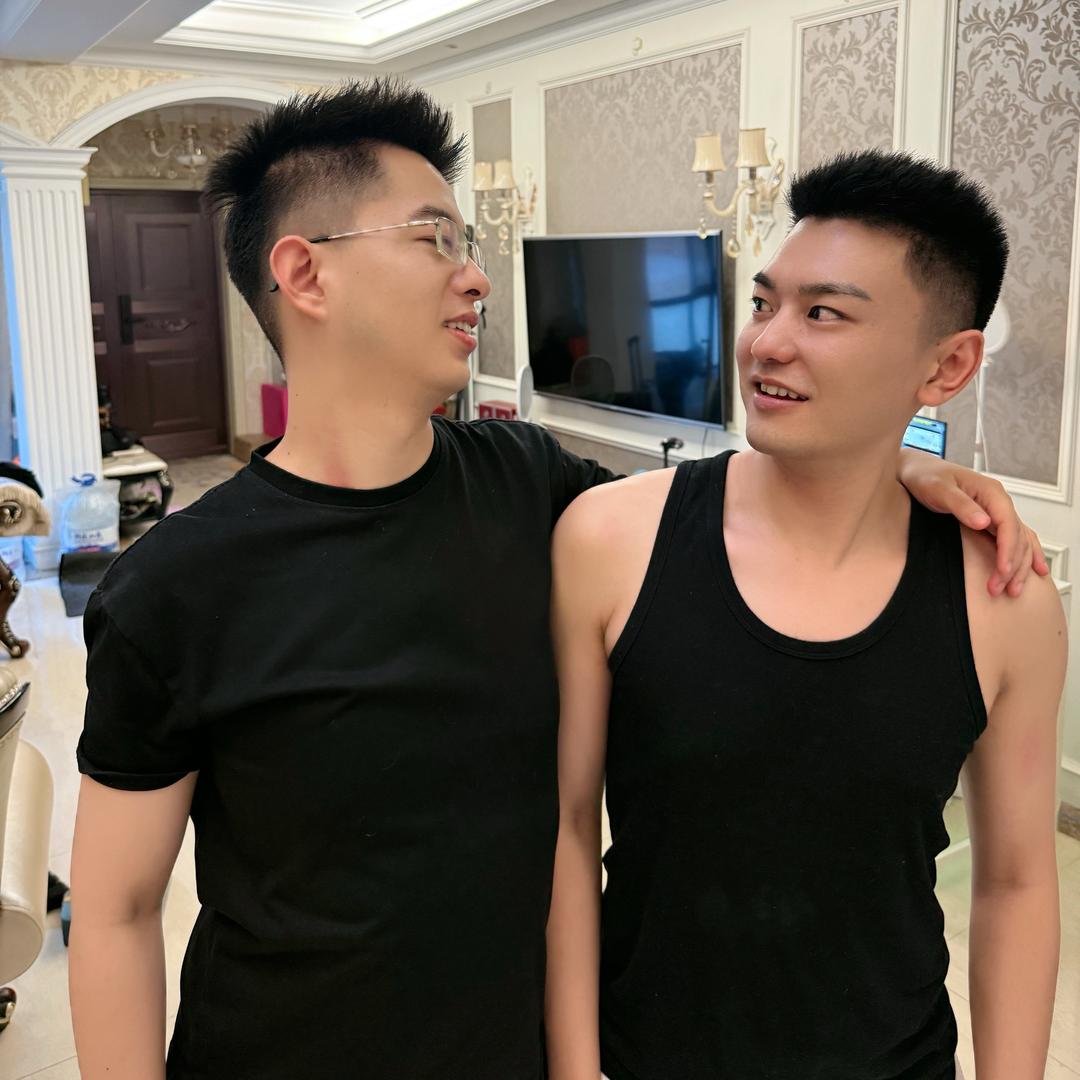 天哥和狗弟