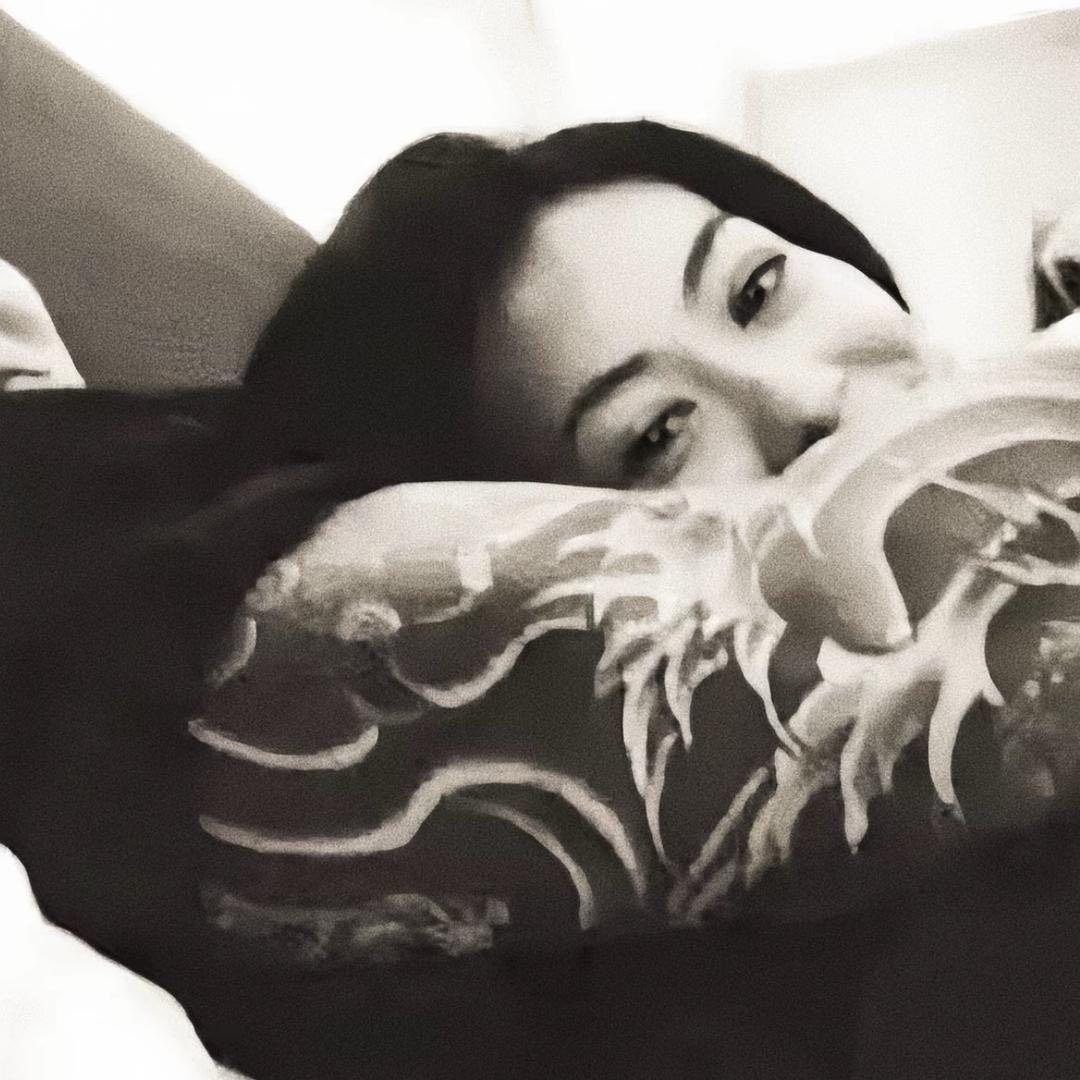 人傻嘴不甜长得丑还没钱.