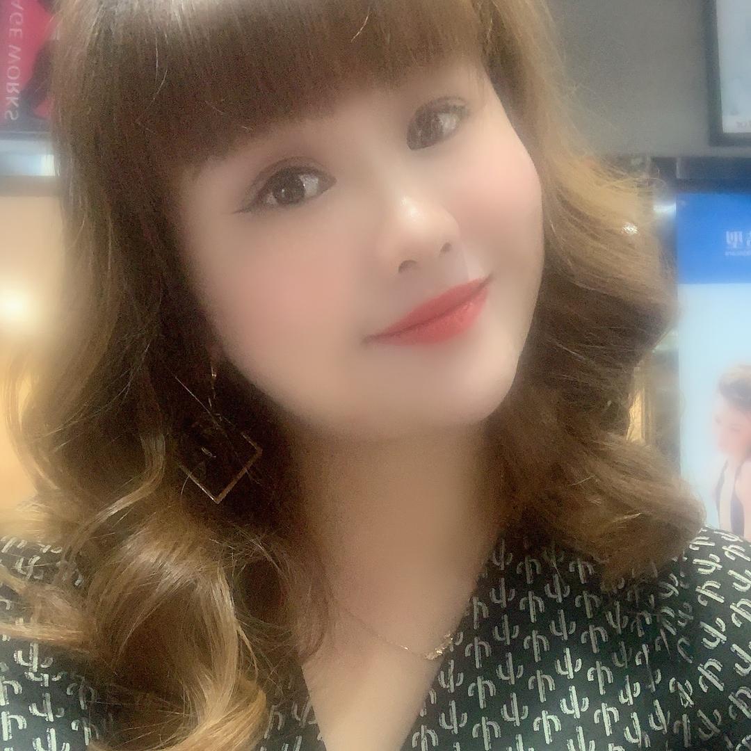 英子