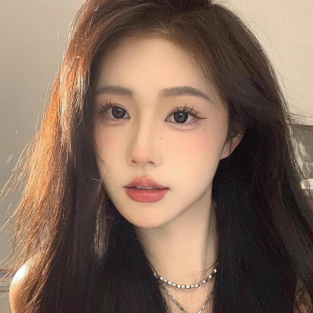 啊芳穿搭～ʕ•̫͡•ʔ