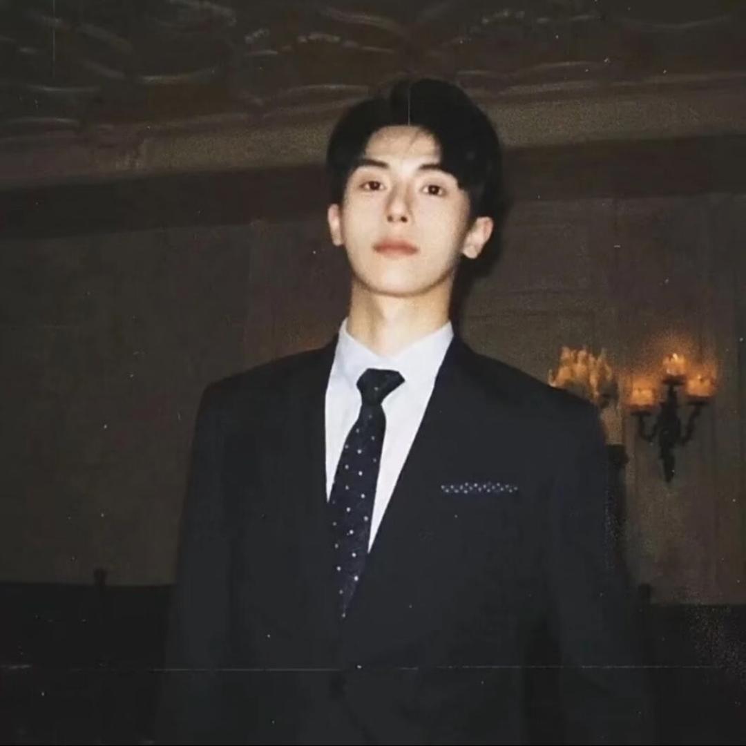 𝒁𝒉𝒂𝒏𝒈 𝑸𝒊·