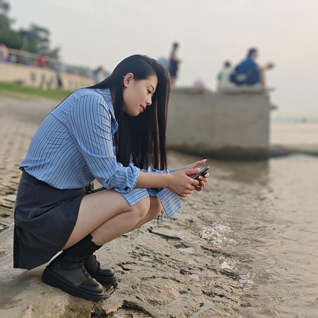 伟姑娘