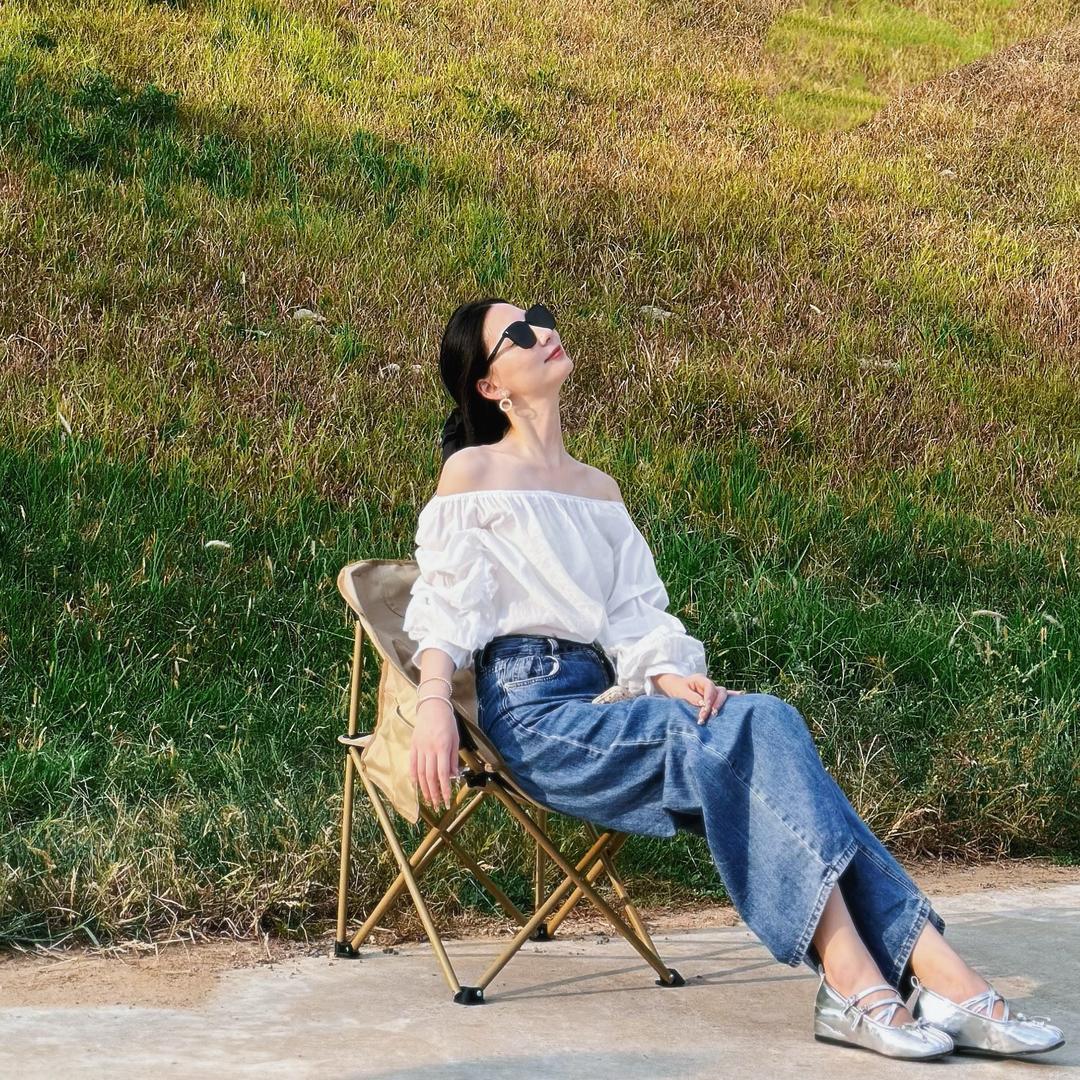 黄 吥 溜 秋 💛