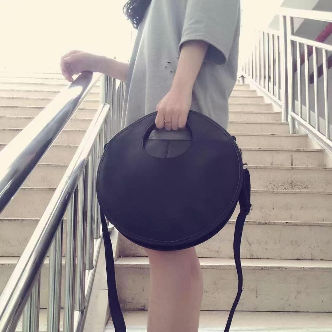 逸皮坊女包工厂店