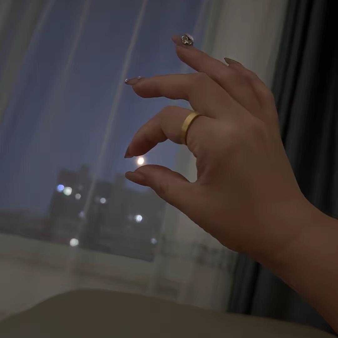 艳
