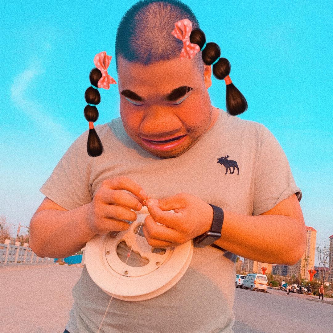 周 大 璐