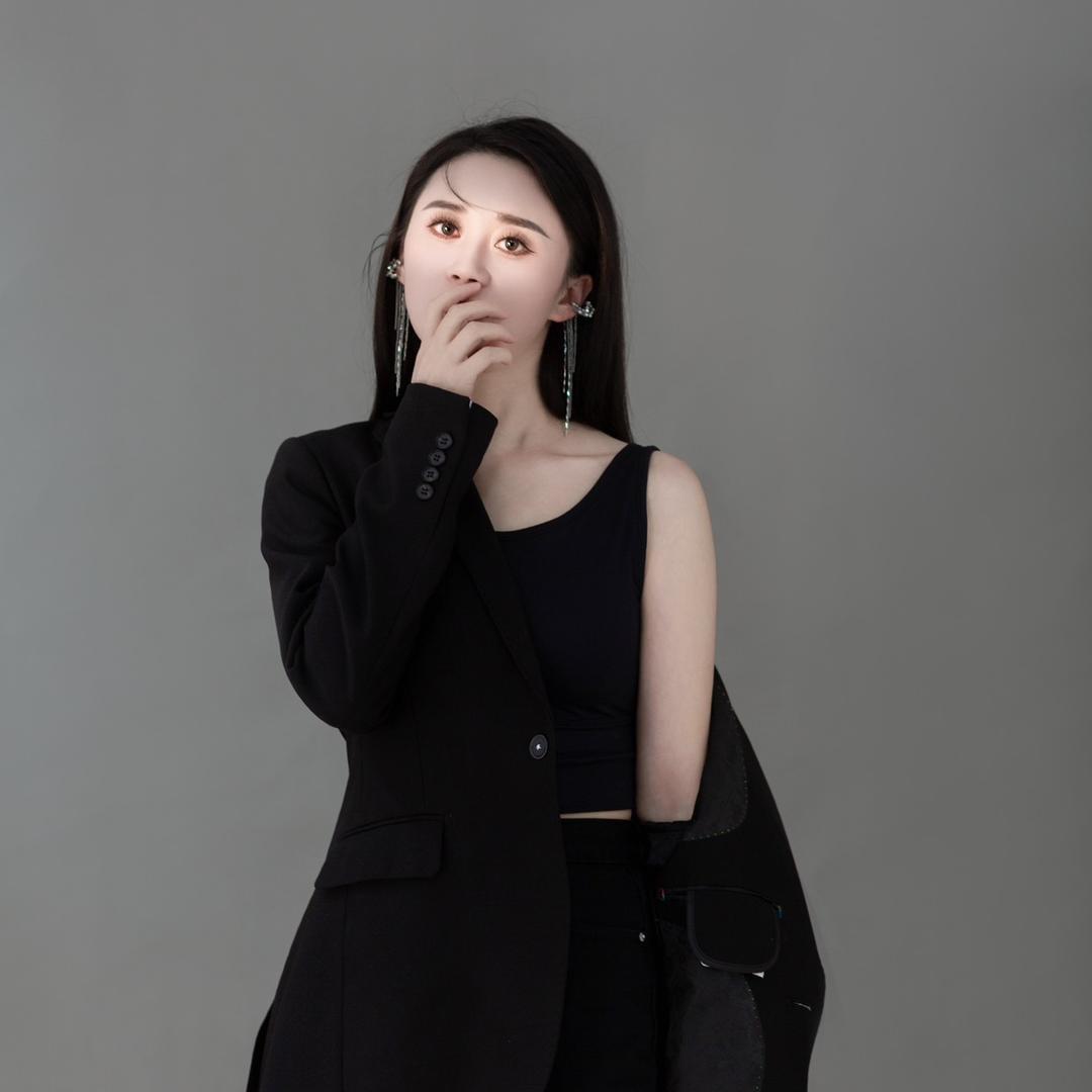 张艺馨’…,,,.