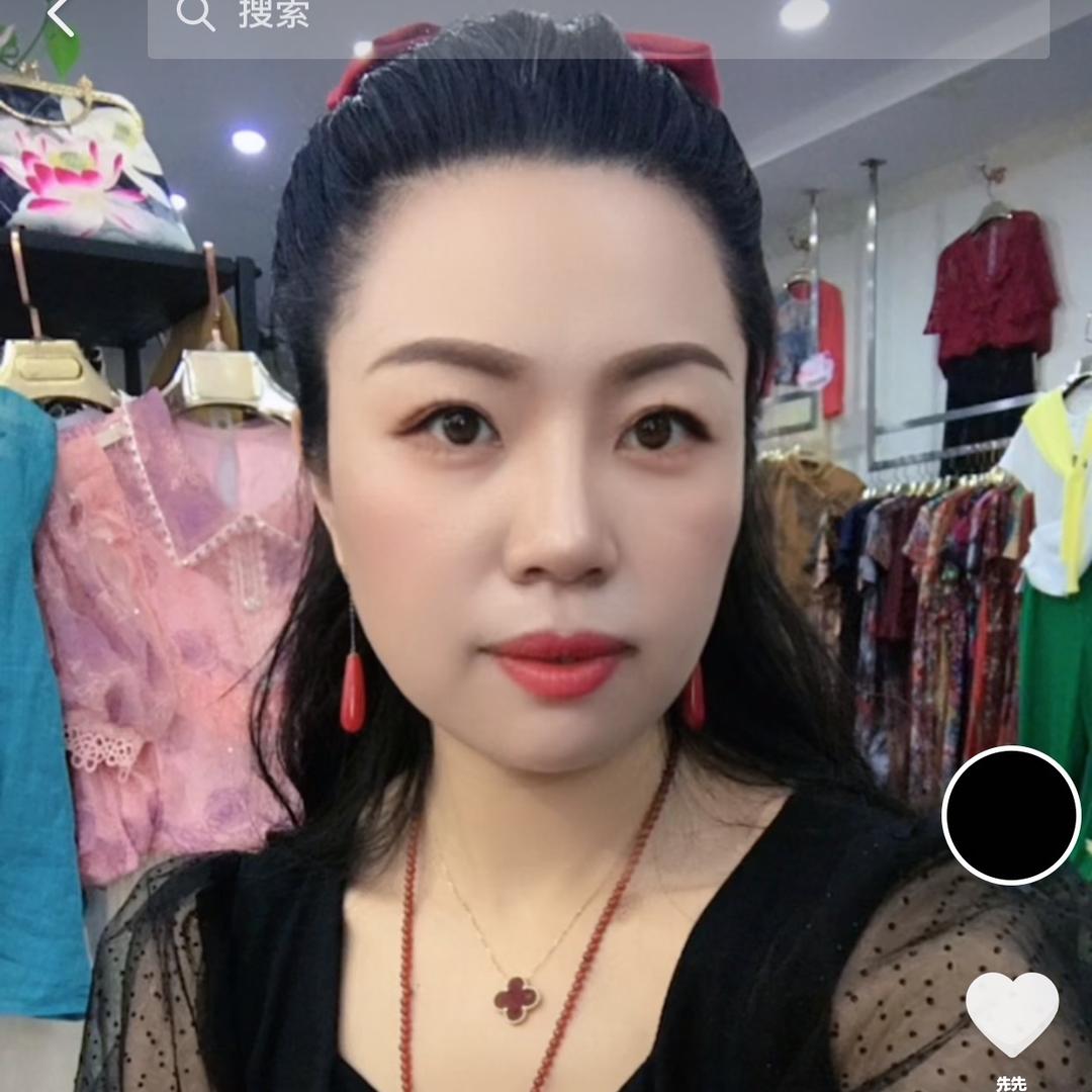绍兴市檀香岛女装店
