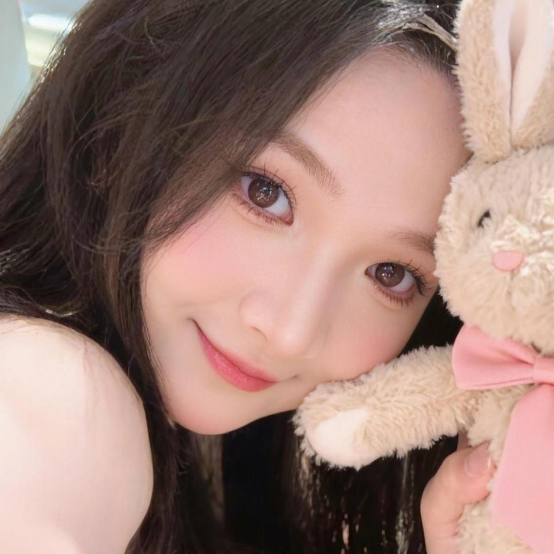 成都美睫师郑郑