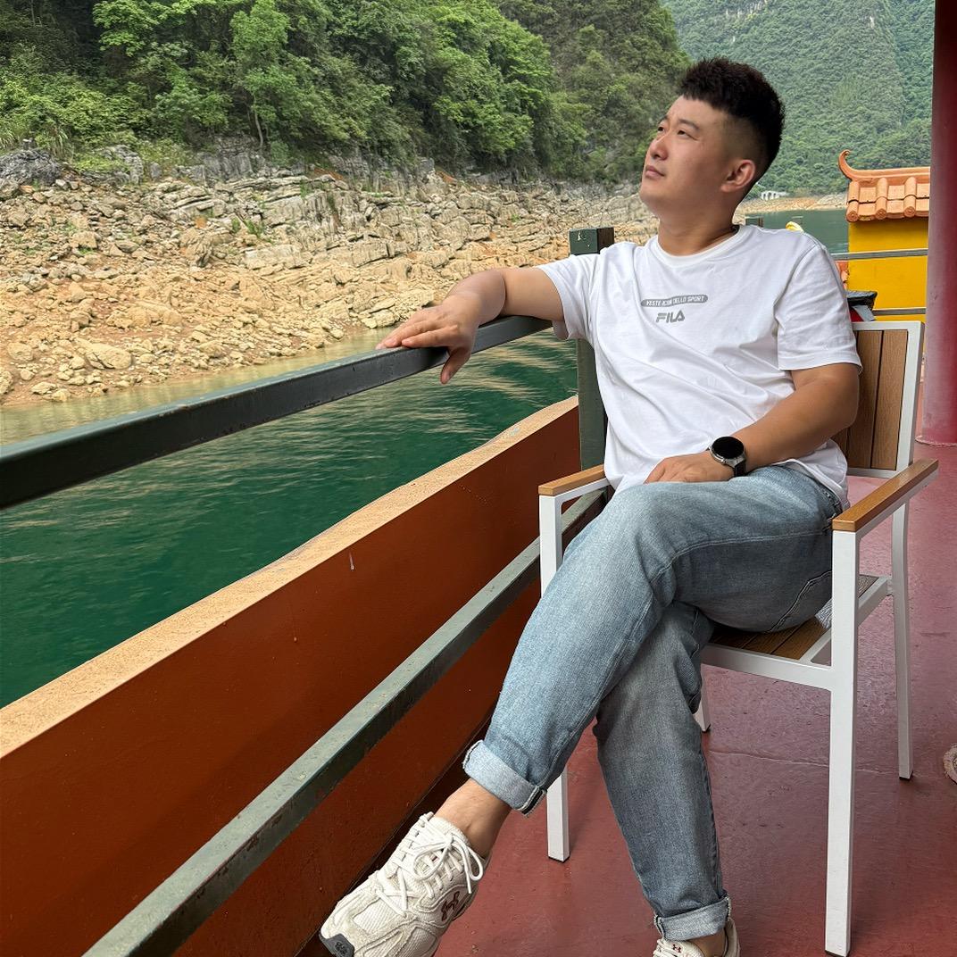 卖大闸蟹的小小强