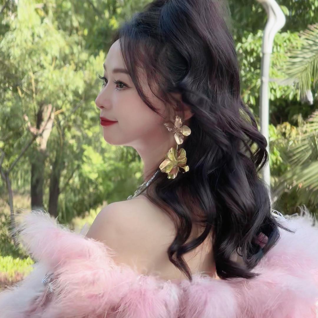 广元市红人馆婚纱礼服