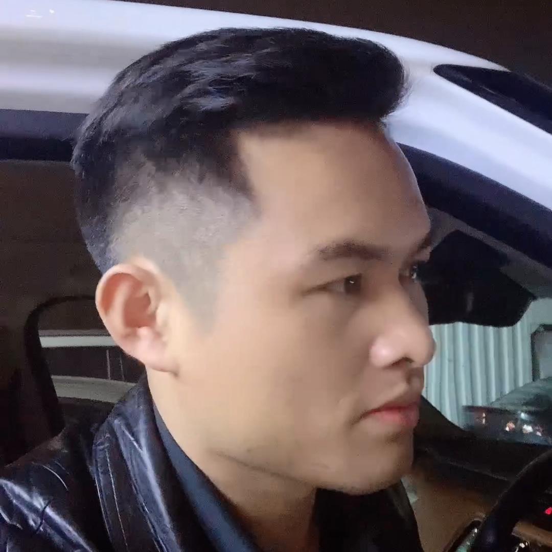 贵港九跃二手车(周刚、高价收车)