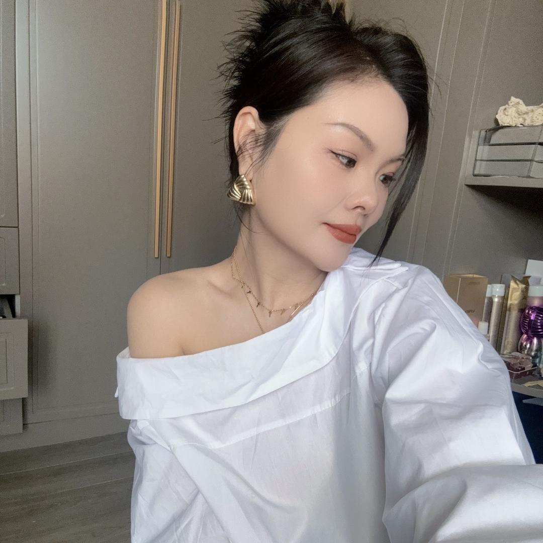 百媚千娇