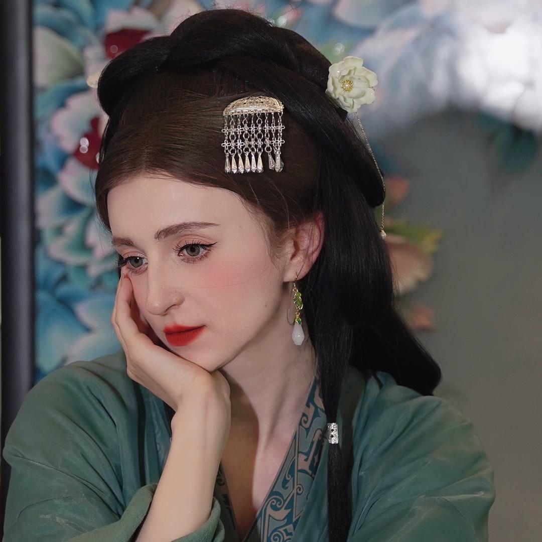 这里不是李唯她