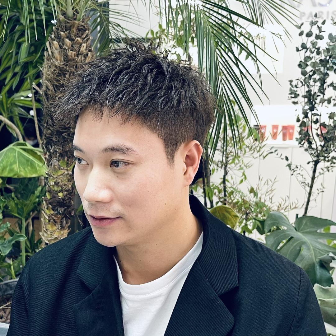 邱移伟