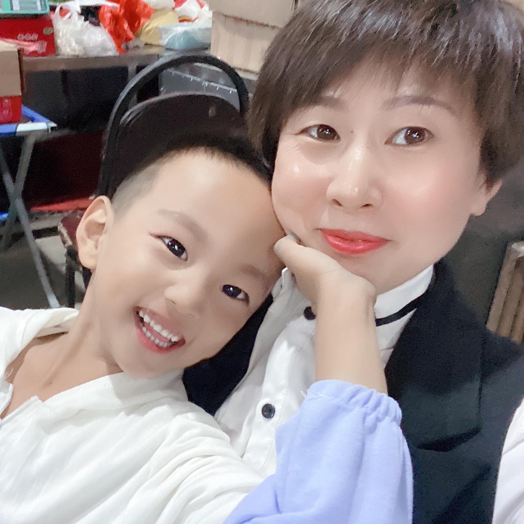 努力奋斗的小媳妇