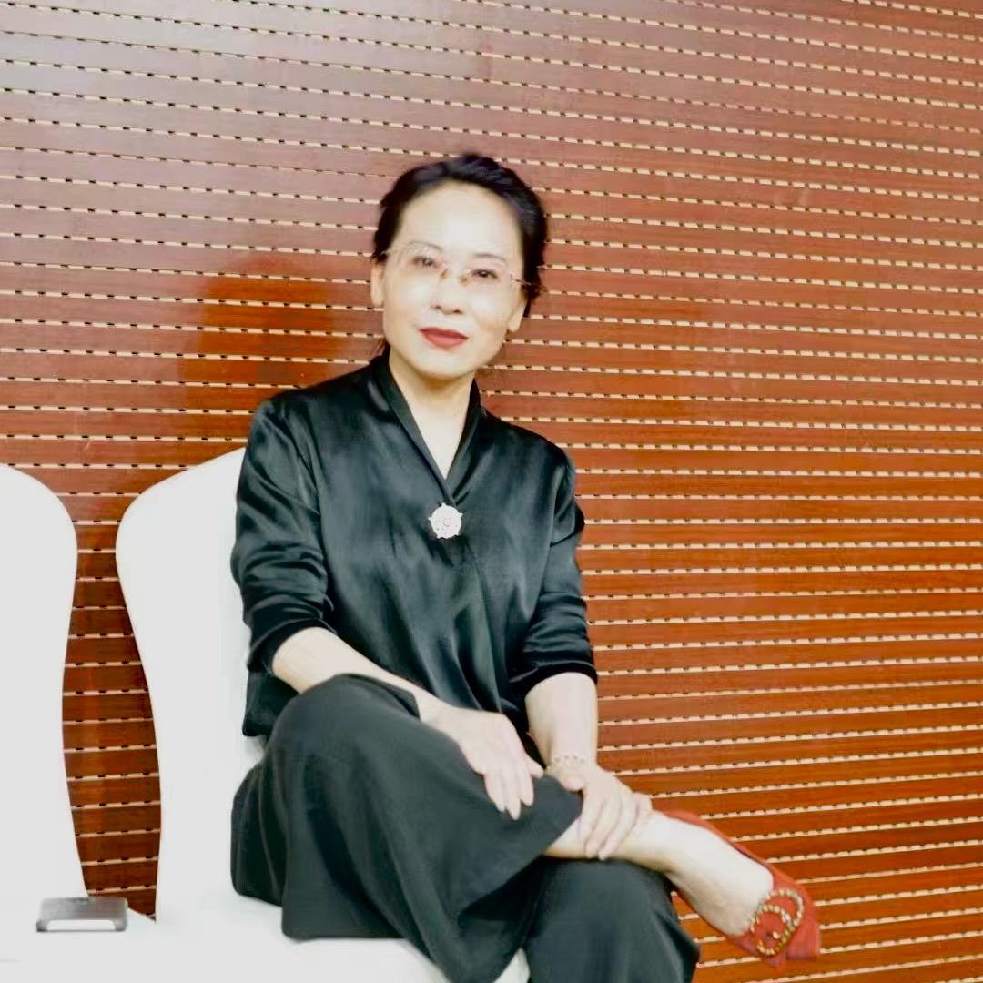 地板界深耕23年的霞姐