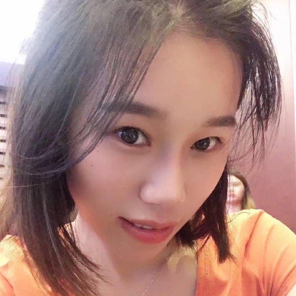 遵义地毯地胶邓小霞