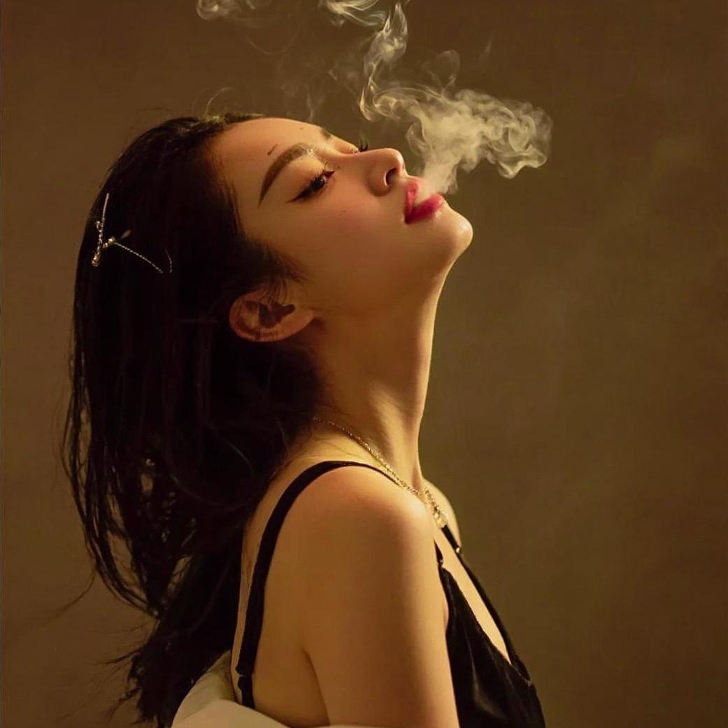 酷酷的小女孩