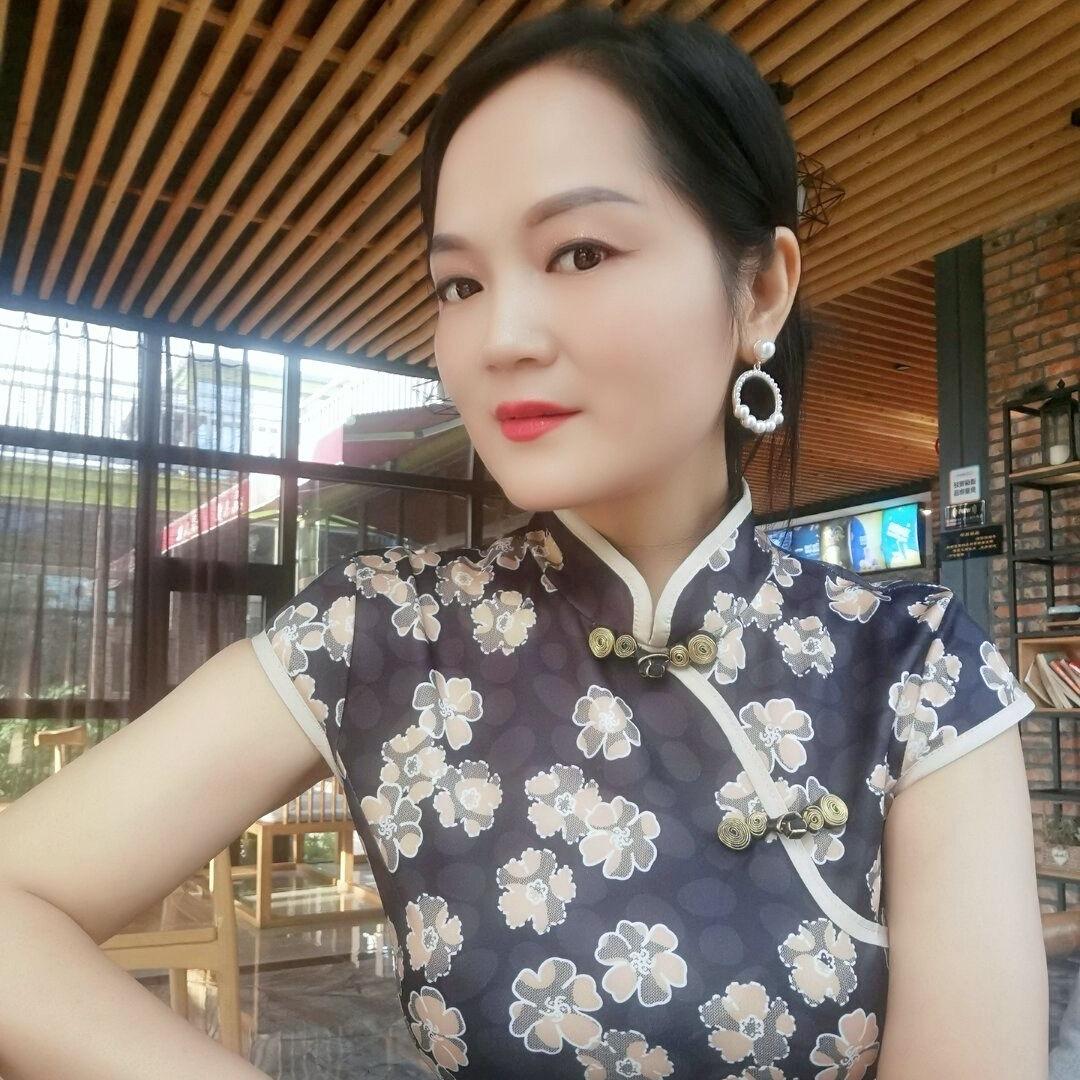 新都利济千衣百顺男女服装城