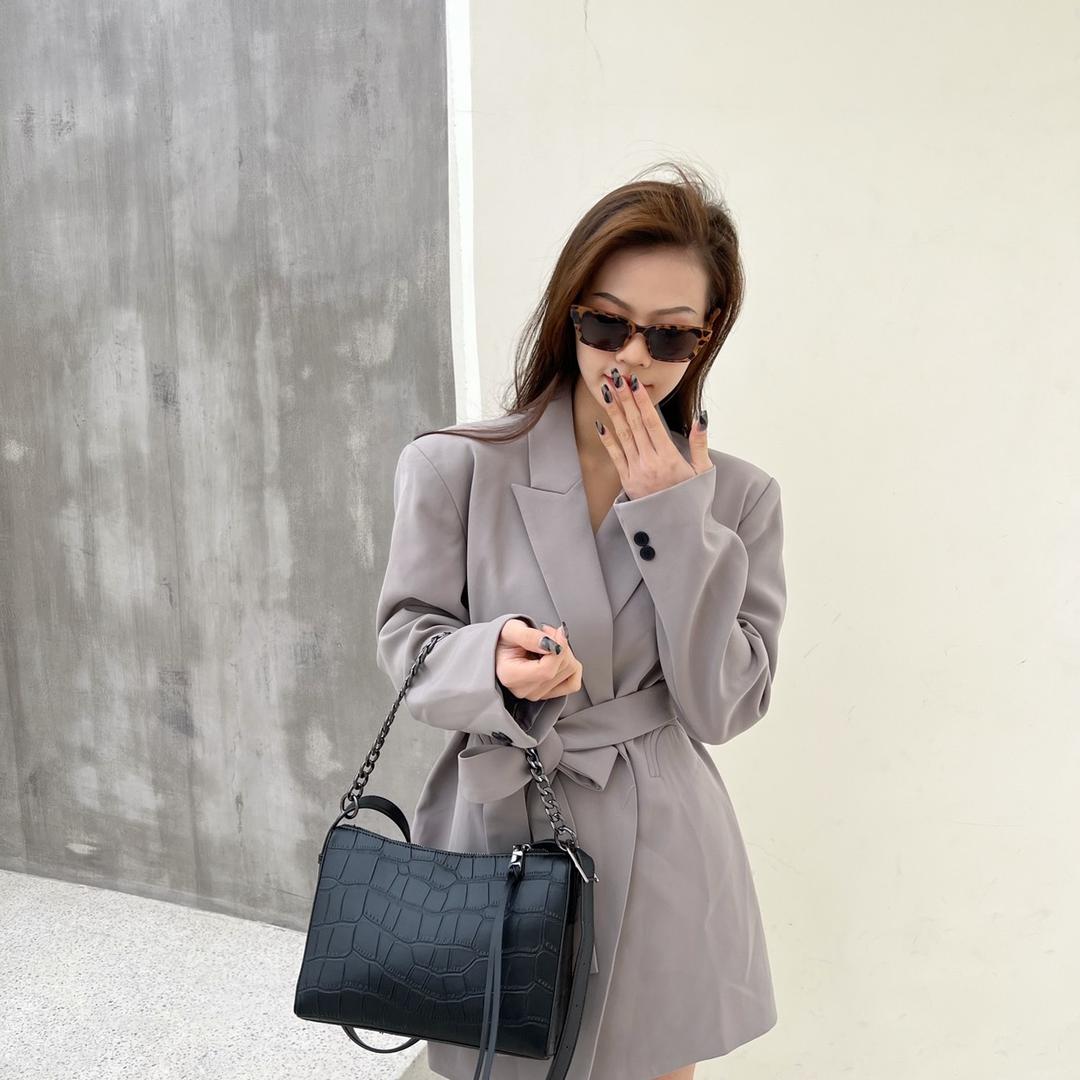 璐璐👉轻奢女包